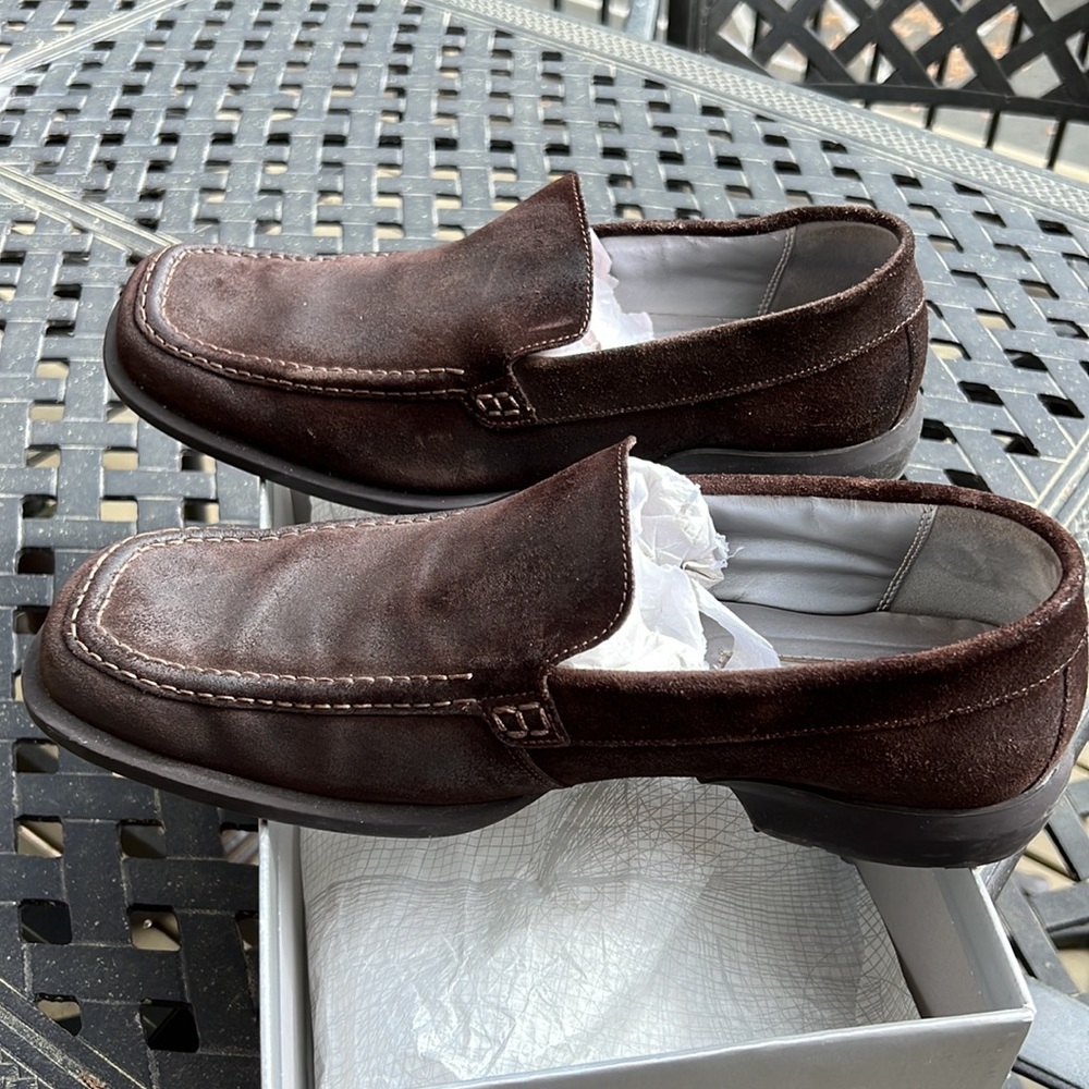 Mens Kenneth Cole loafers - brown suede